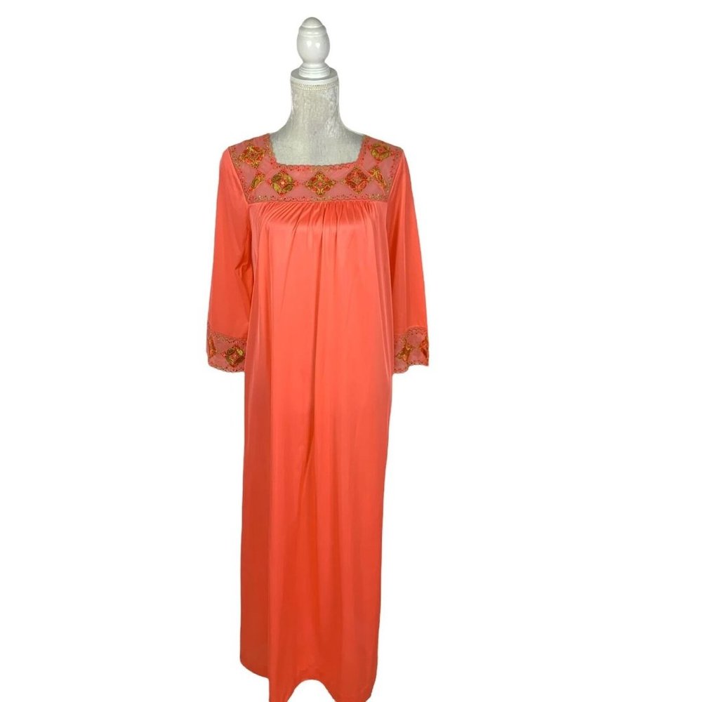 Vintage Gossard Artemis‎ Embroidered Peach Coral Nightgown Nylon Square Neck S